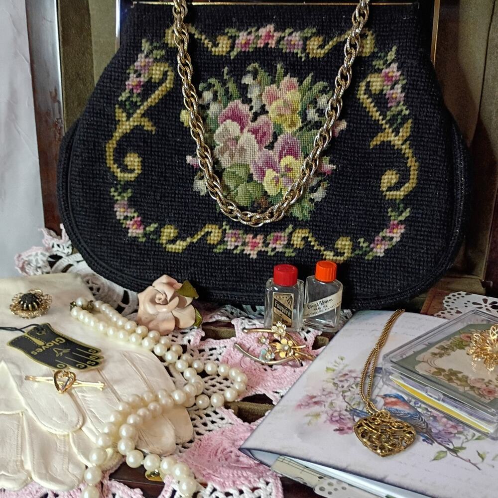 StarGal's Cosmic GO Bag - Mid-Mentury Elegance Edition - Picture 3 of 7